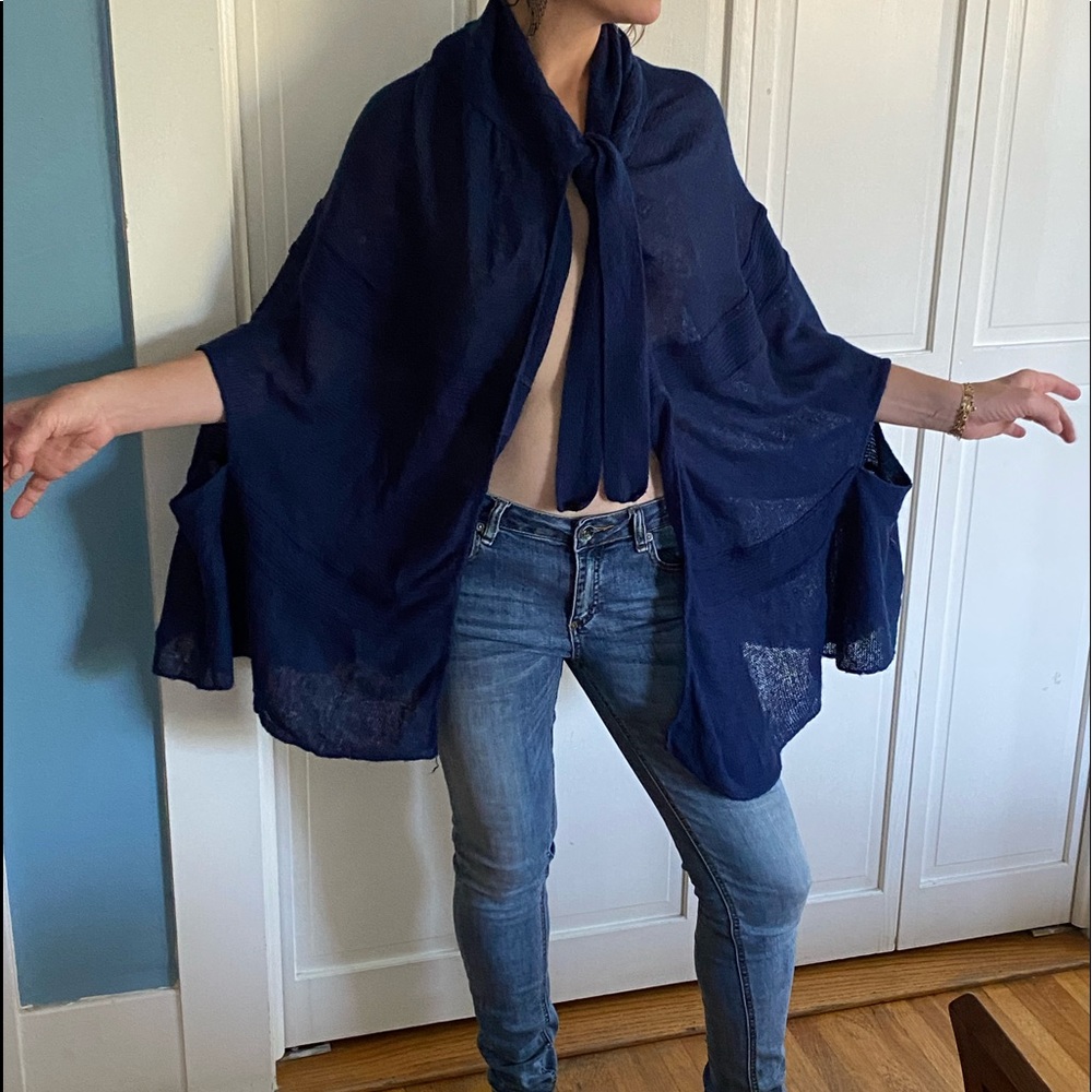 Cecilia Prado cape